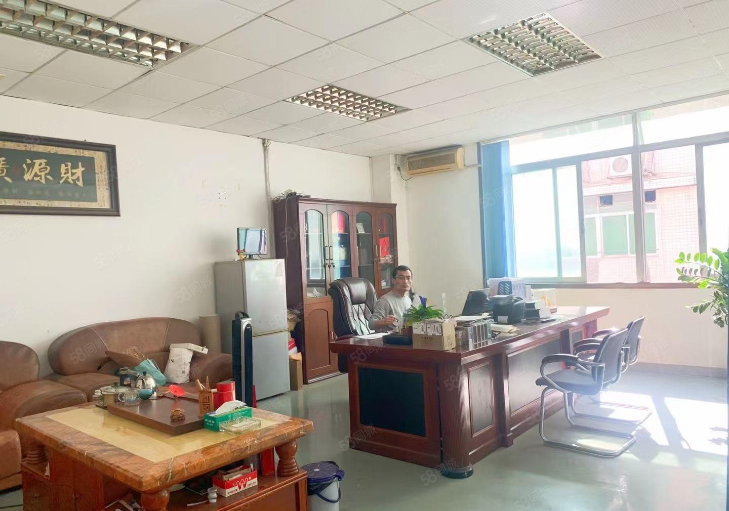 福永桥头新出楼上1000平方带装修厂房出租。