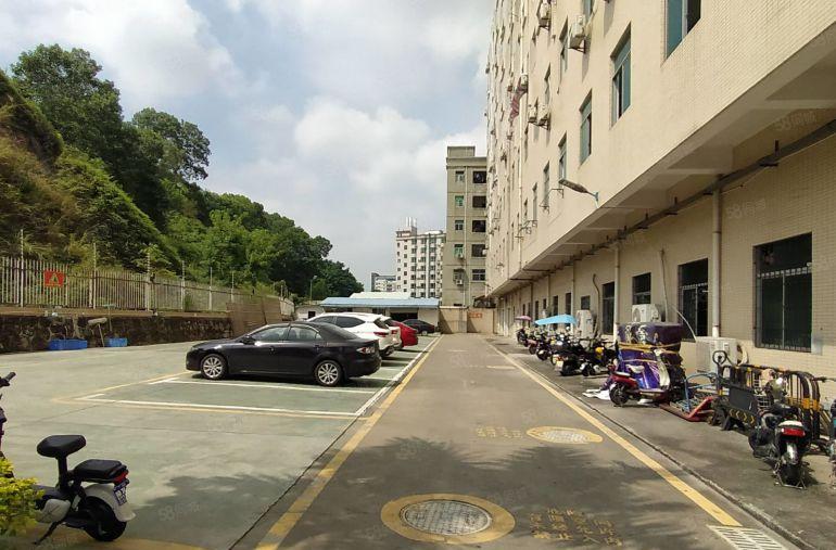 宝安松岗地铁口原房东红本厂房精装修3000平生产电商办公研发