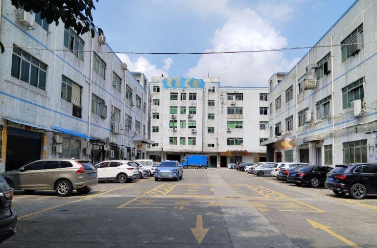 松岗塘下涌工业区新空出1楼450平方，价格便宜面积实在高5米