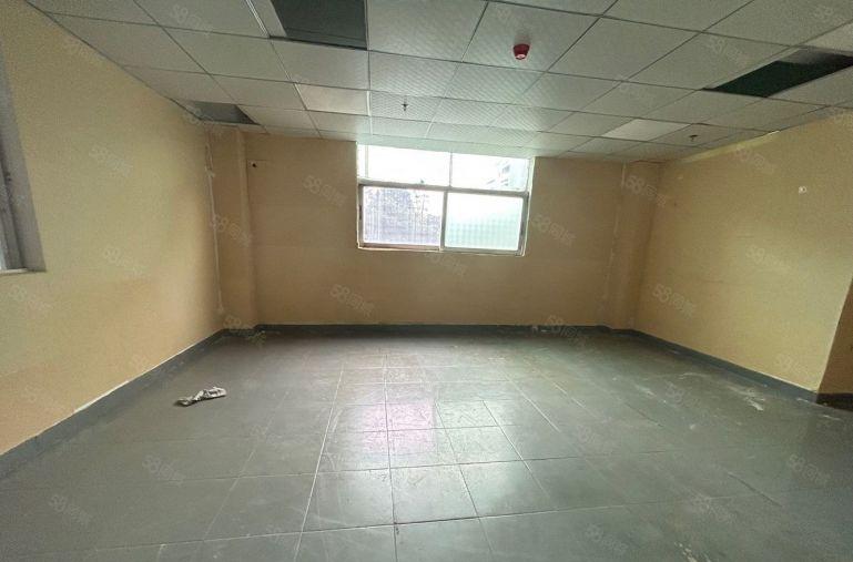 沙井新天附近楼上270平，2间办公室加前台，主线到位.