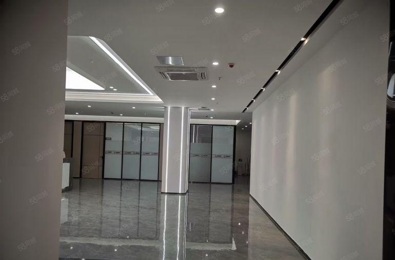 西乡宝田前进路楼上带装修厂房仓库1800平，靠主路边低价出租