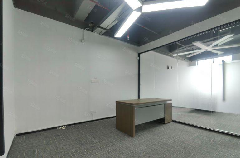 西乡银田，精装办公室仓库265平3个隔间，有货梯，价格超实惠