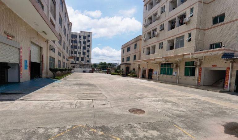 福永地铁口原房东独门独院10000平米厂房出租大小分租