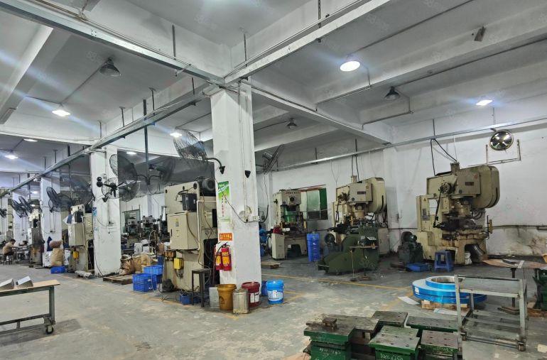 实惠实用35元每平一楼1500平500平起租临地铁口临主干道