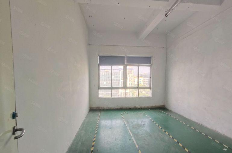 西乡，臣田工业园，楼上带装修整层1050平厂房出租，拎包生产