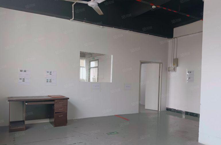 固戌地铁口附近原房东，独门独院楼上精装修230平，好停车！