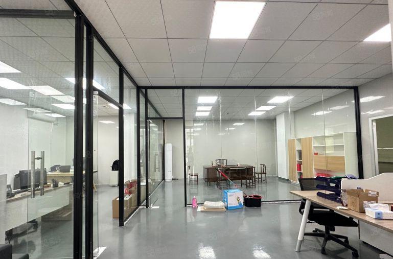 石岩主干道边原房东独门独院一楼1000平精装修带牛角厂房出租