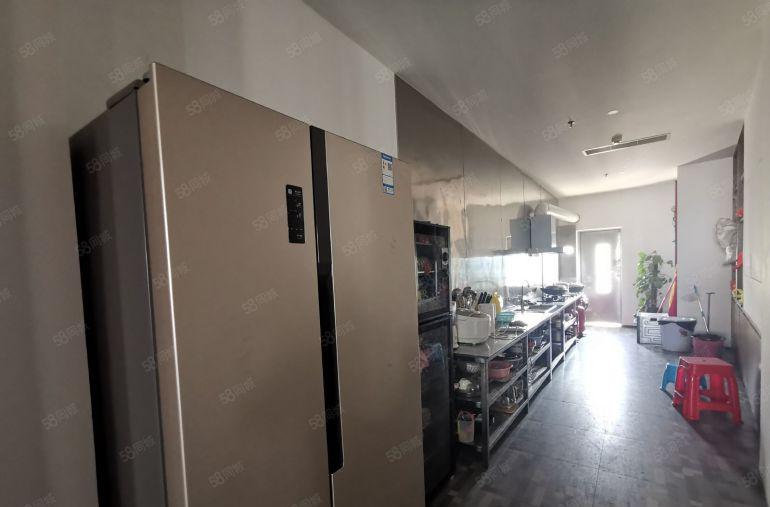 福永高薪区原房东工业园1000平豪华精装修带家具整层厂房出租