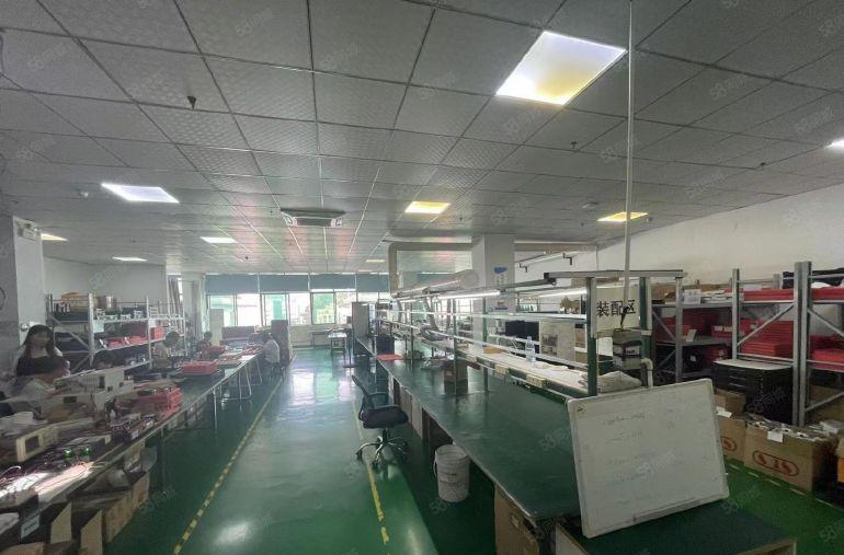 石岩新出楼上950平米带装修办公室招租