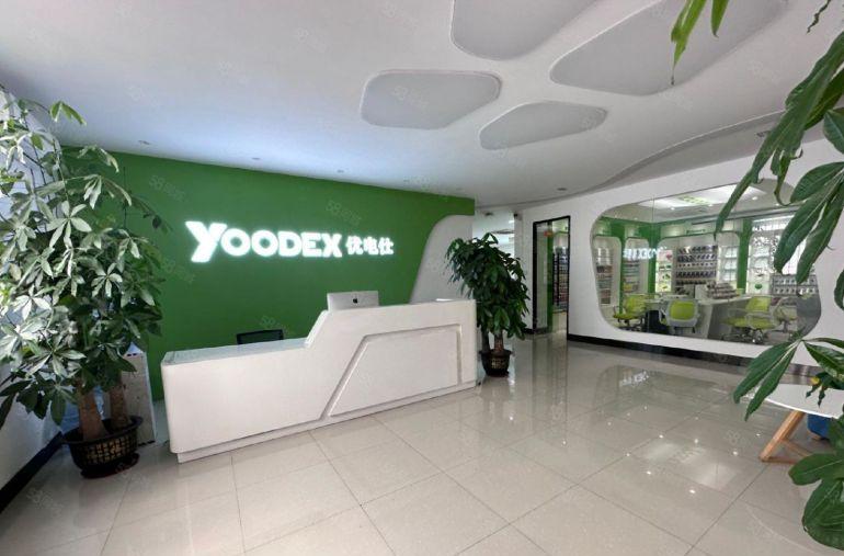 西乡地铁口楼上1200平精装厂房，拎包入驻，好招工