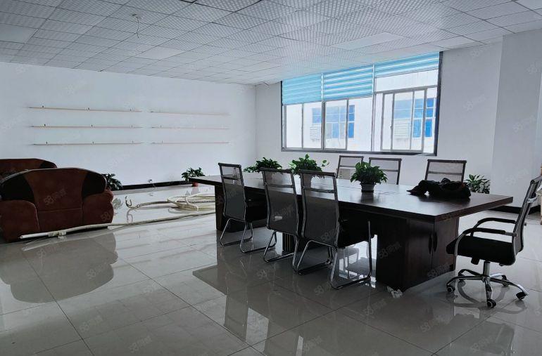 石岩石龙仔新出原房东2000平精装厂房。水电齐全。大小分租