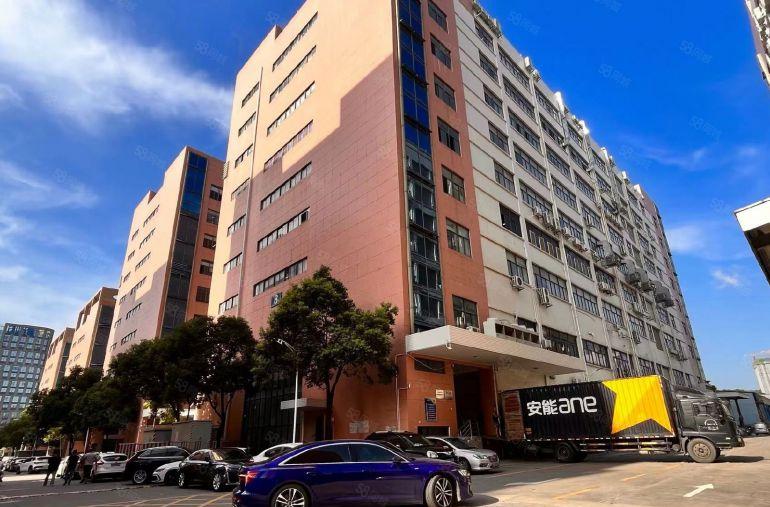 石岩地铁口花园式红本原房东带喷淋升降货台加高电梯300平出租