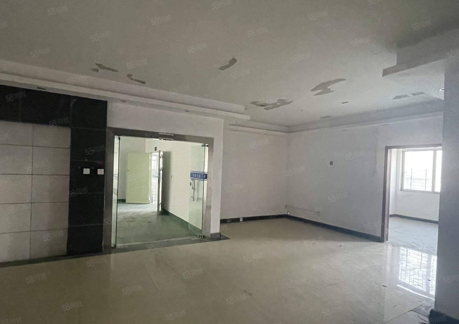 西乡鹤州桥底旁，大型工业区，高新园区，停车方便，价格可谈