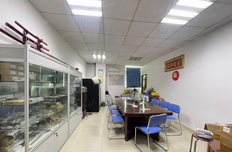 直租！西乡固戍原房东，带装修700平厂房出租，使用率85