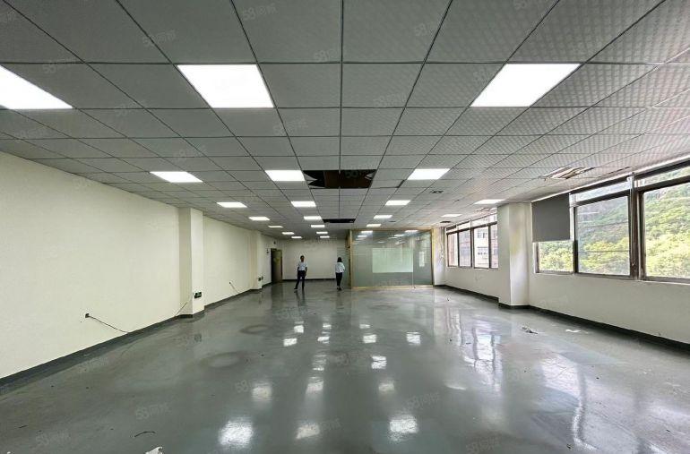 西乡鹤洲恒丰附近，大型工业园，带装修400平650平厂房出租