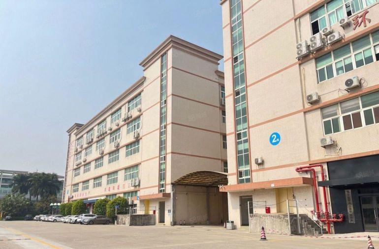 宝安石岩汽车站工业园3000平带装修原房东厂房仓库出租可分租