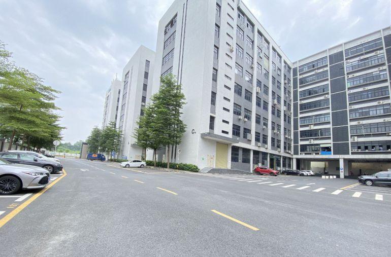 松岗大田洋一手房东工业园带装修前台办公室厂房出租1580平方