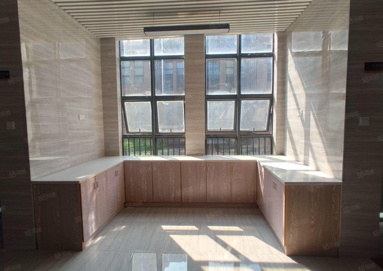 松岗大田洋高新科技园精装修一手红本工贸厂房三楼600平米出租