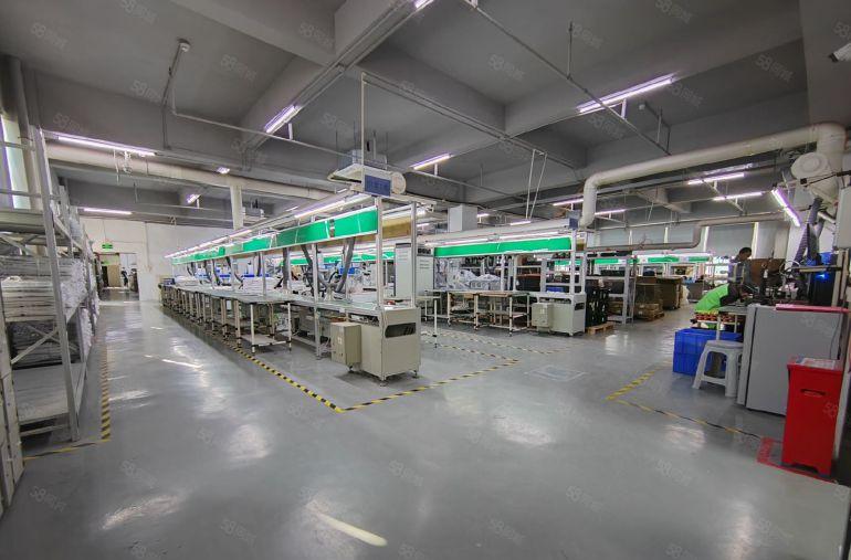 石岩原房东直租，整层豪装1600平，无公摊出租，园区空地超大