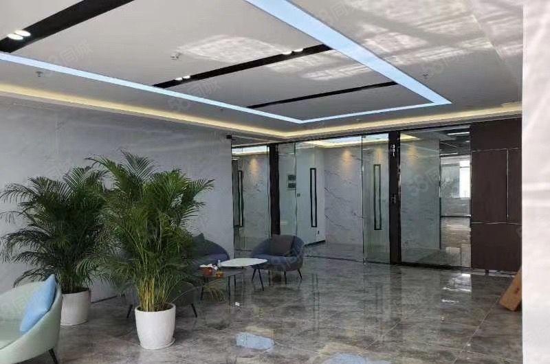 兴东地铁口，办公厂房628平精装修，使用率高