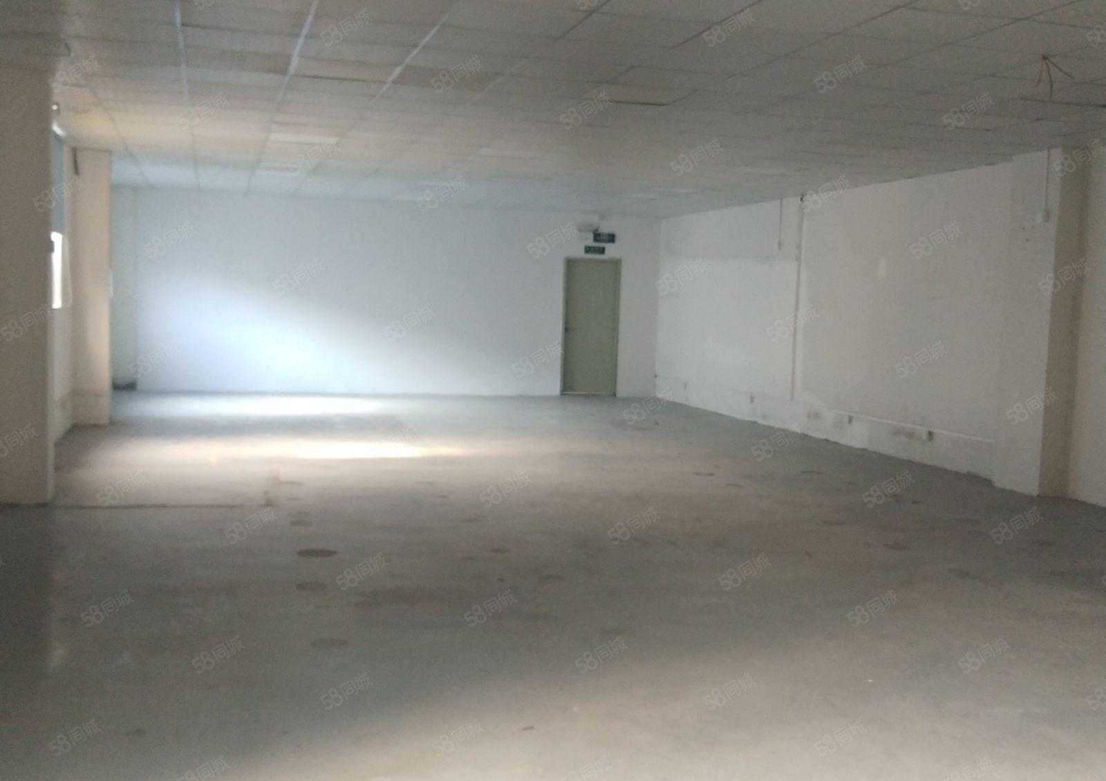 西乡黄田公交站附近园区楼上375平带装修，有吊机口