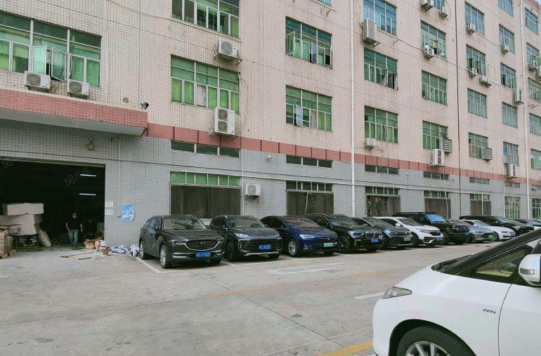 一楼2000平8成使用率可分租位置形象俱佳大型货车出入无忧