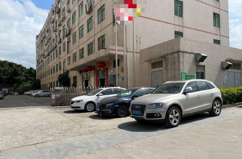 石岩机荷高速出口原房东独院厂房出租11200平米可分租