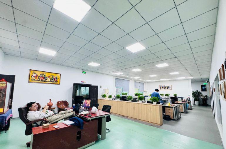 福永宝安大道500平精装地铁站研发厂房办公电商仓库低价出租