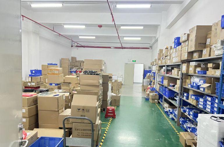 西乡桃源居地铁站附近恒丰工业城电子厂房1450平精装修水电齐