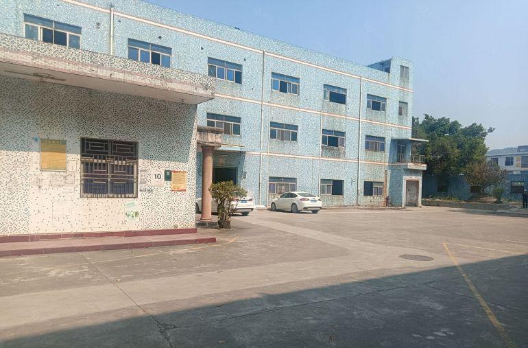 深圳宝安福永主干道旁边大型产业园现成装修大小可分租