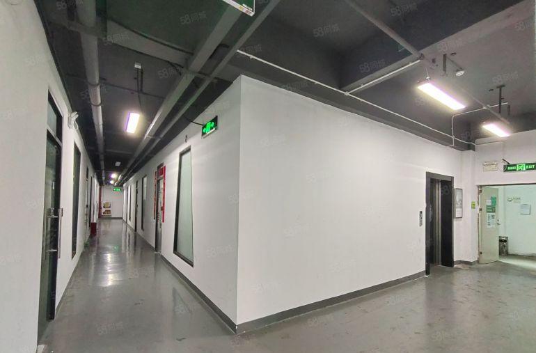 西乡，固戍地铁站附近，楼上85平136平带隔间办公，电商贸易