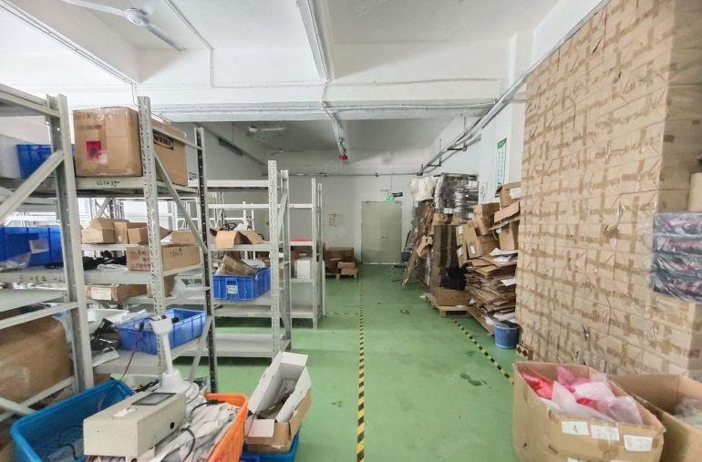 西乡，固戍大型工业，楼上带装修独立半层600平厂房，拎包入驻