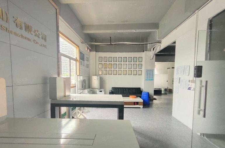 西乡，固戍一路附近，独门独院，楼上带装修800平办公厂房出租