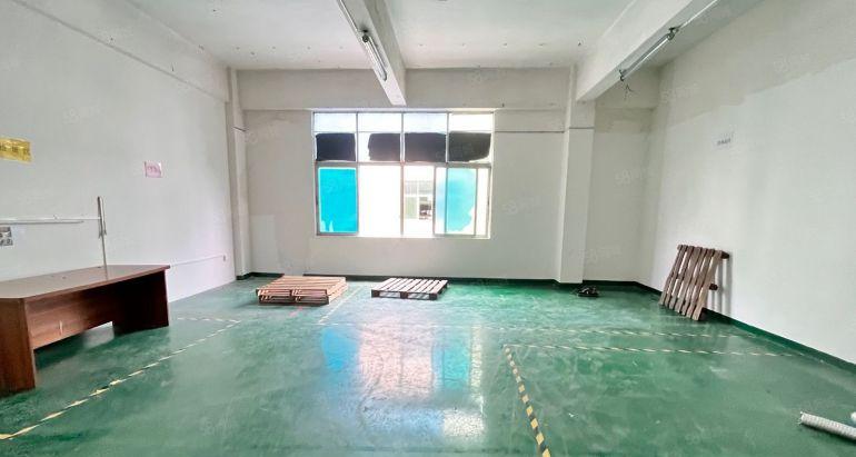 沙井900平精装修重工业厂房仓库低价出租带红本消防喷淋楼上