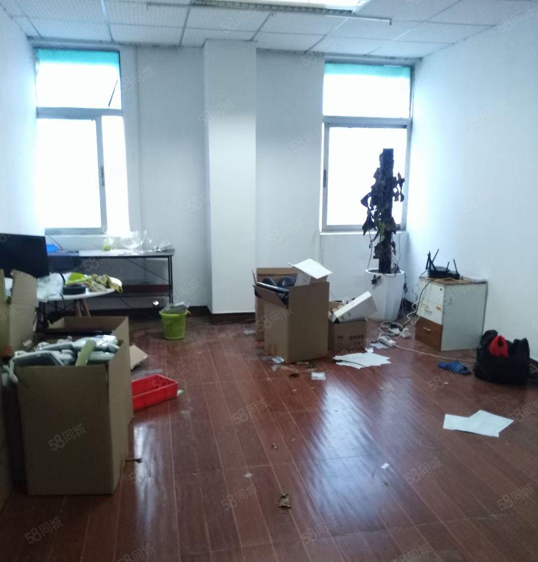 特价26 西乡后瑞地铁口旁380平精装修免转让费厂房出租