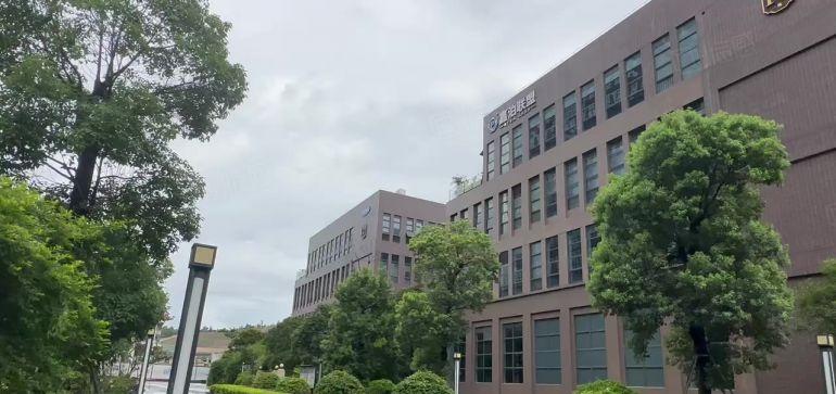 福永工业区厂房出租独栋3层3000平米豪华装修水电到位可分组