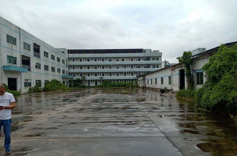 石岩地铁口工业区一楼2000平方厂房出租可分租原房东仓库出租