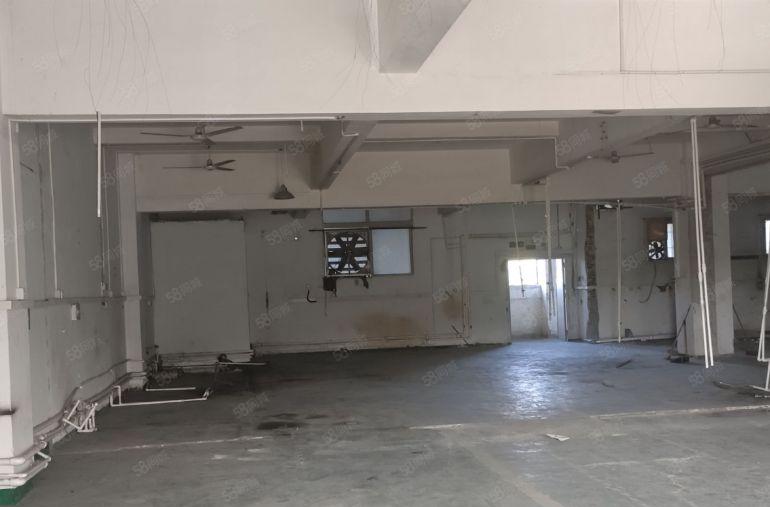 松岗塘下涌工业园区新出楼上1000平米便宜出租