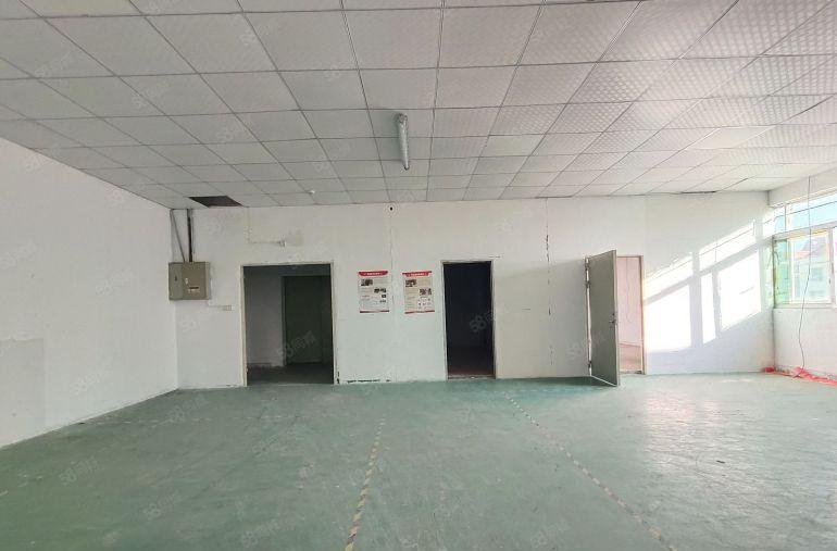 鹤洲，洲石路，900平带装修厂房仓库低价出租。可分租300平