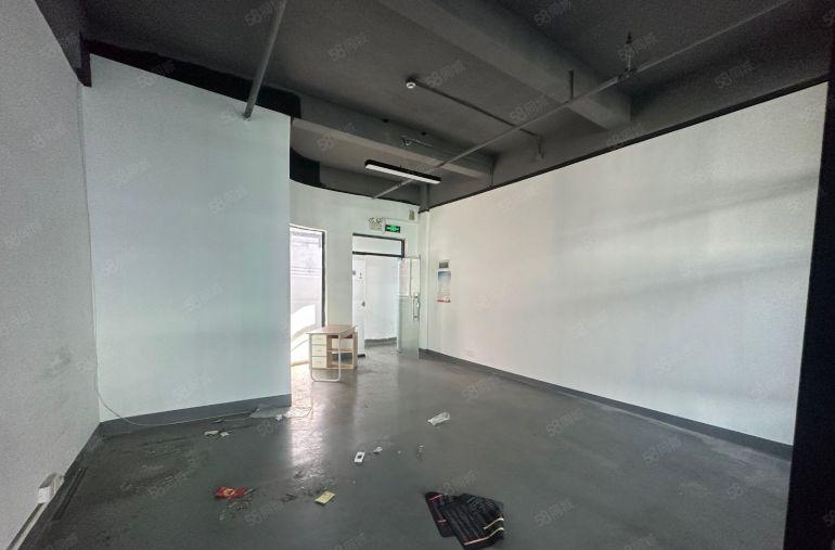 西乡固戍地铁站附近精装修小面积厂房写字楼136平