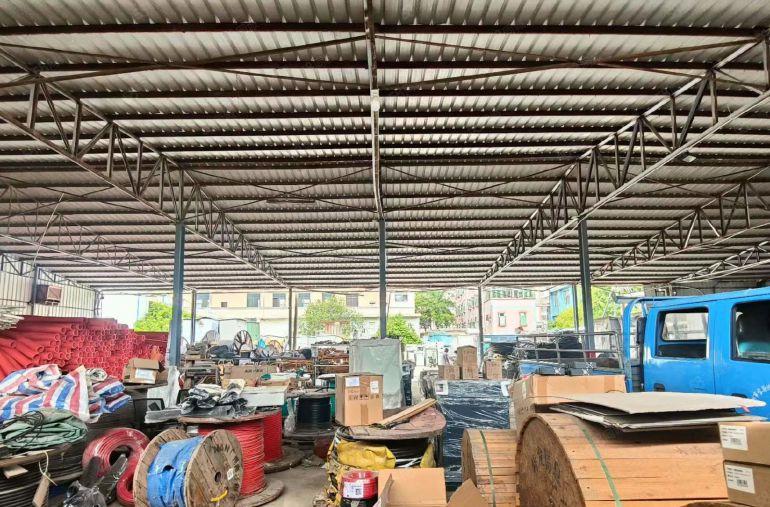 实惠实用租25元单层钢构厂房仓库1000平大型货车出入无忧