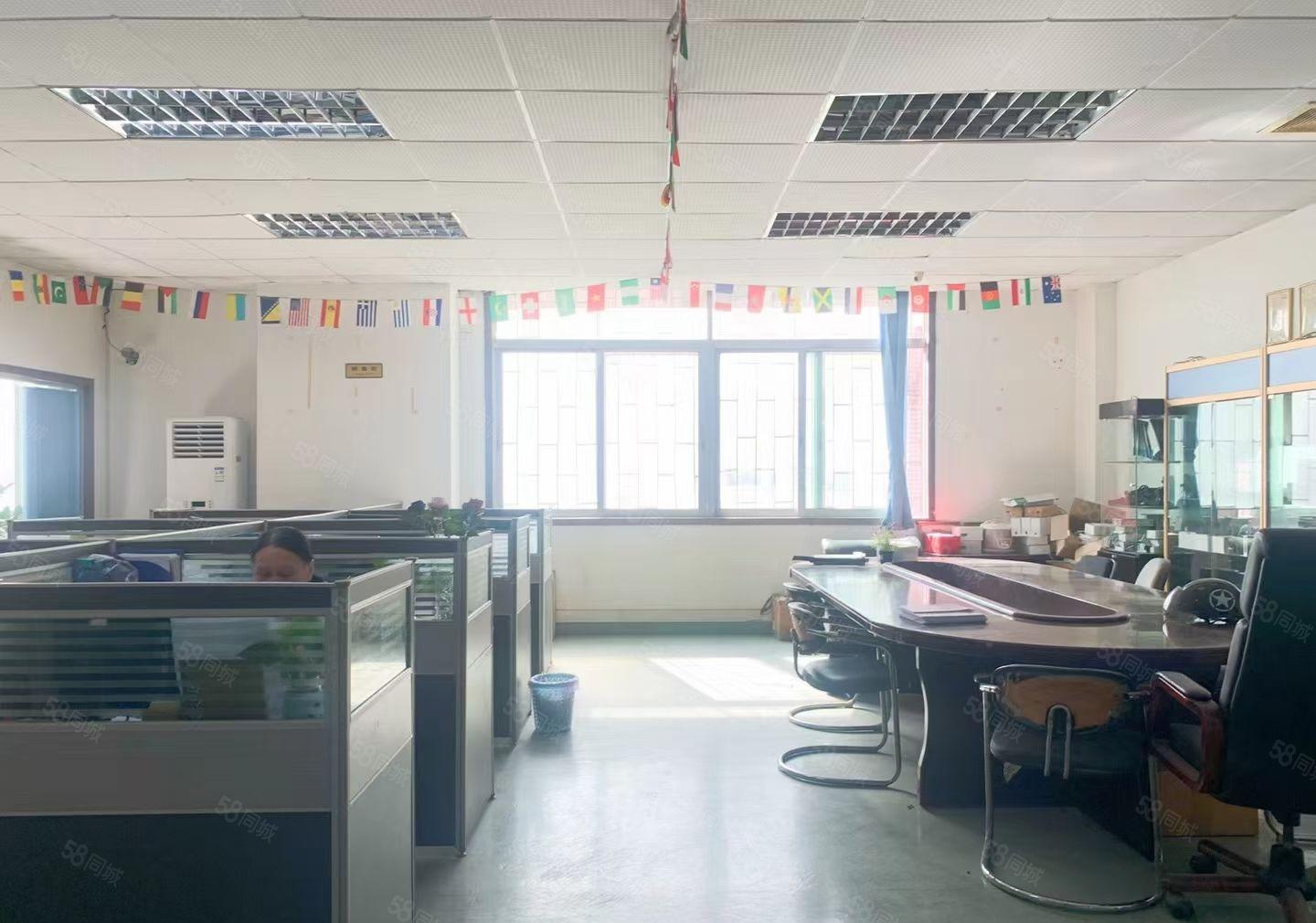 福永桥头新出楼上1000平方带装修厂房出租。