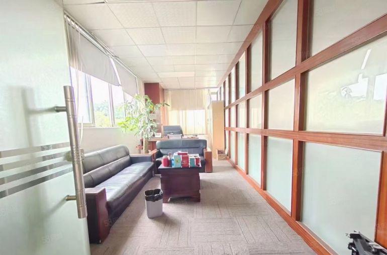 石岩原房东楼上1600平米精装修厂房招租，现成水电办公室