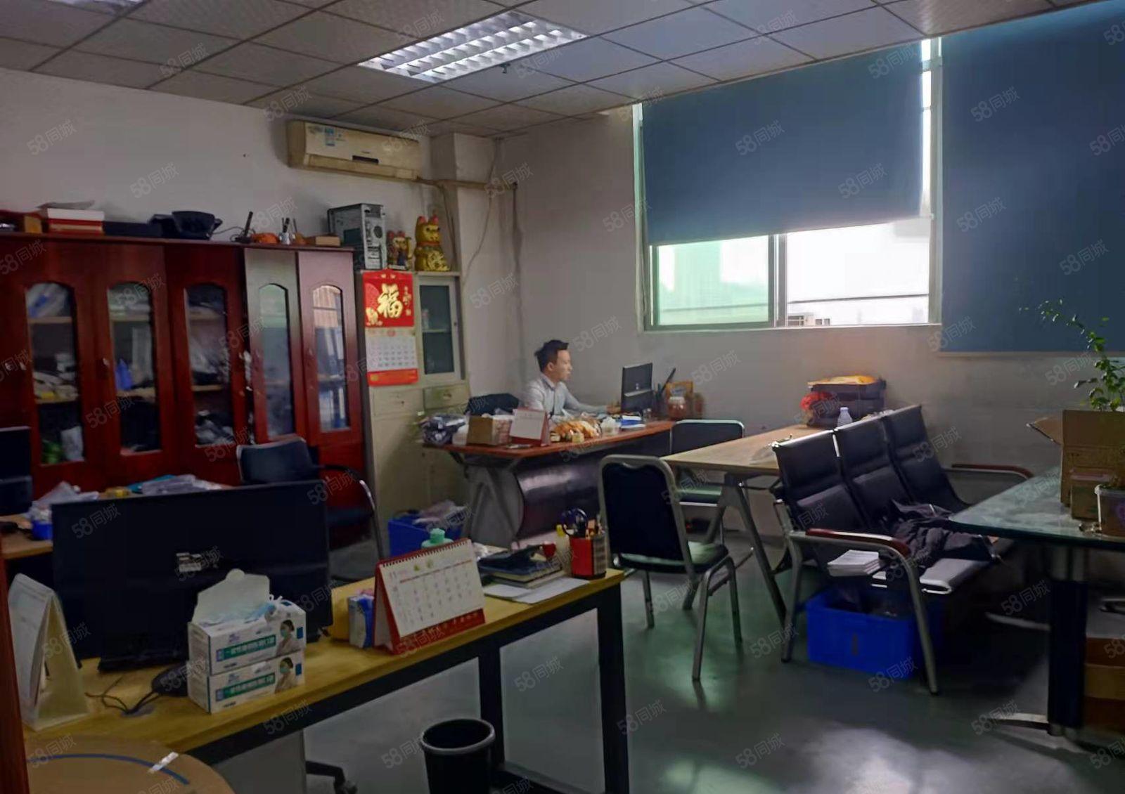 石岩汽车站附近新出厂房楼上650平方现有装修办公室