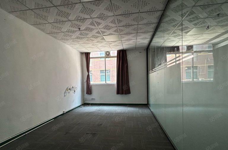 石岩村委厂房出租800平带装修可分租面积实在低价招租