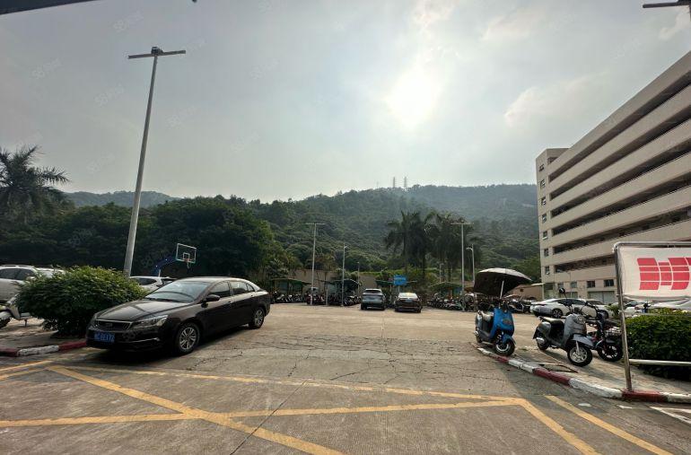 西乡桃源居附近原房东楼上2000平精装修厂房出租电子办公仓库