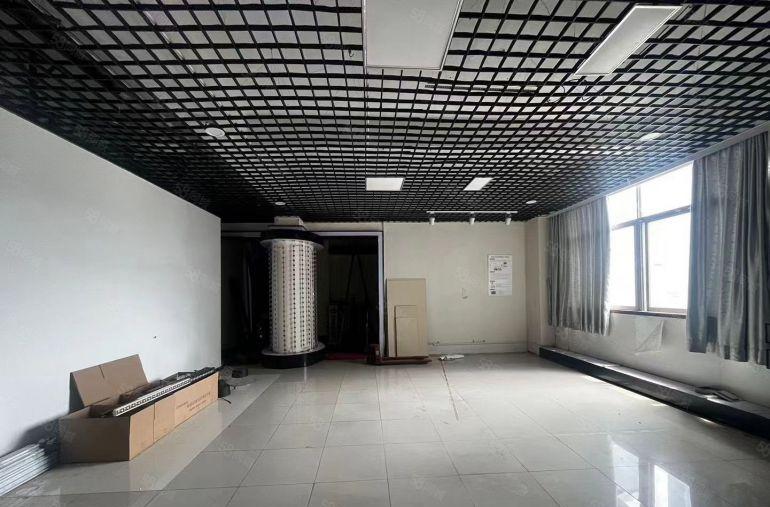 500平起租沙井地铁口红本8000平独院厂房出租精装修分租