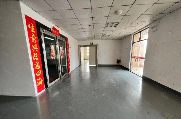 沙井后亭地铁站附近工业园楼上450平现成办公室精装修厂房出租