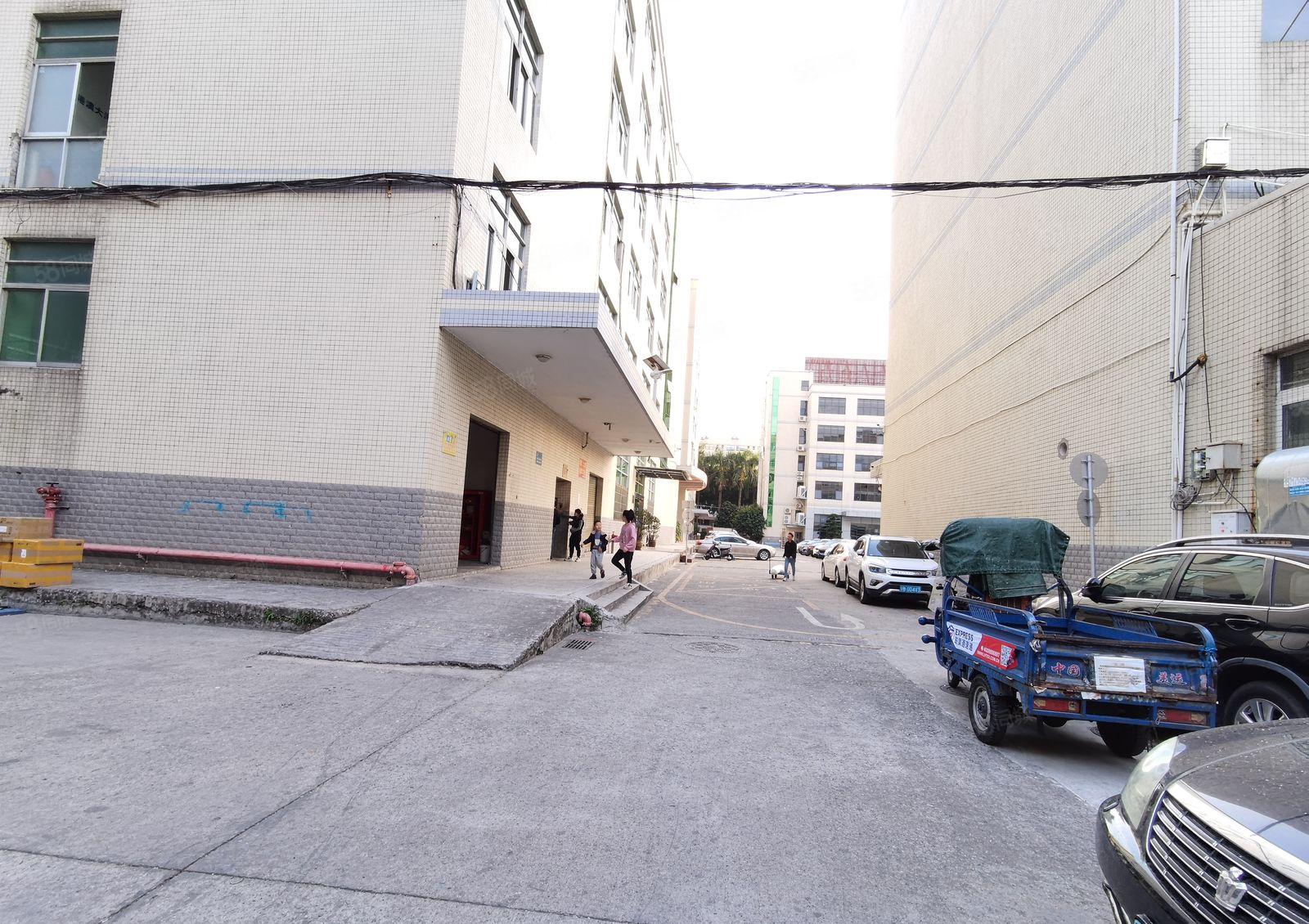 西乡一楼整层1870平附送隔楼500平 带办公室 适合重工业