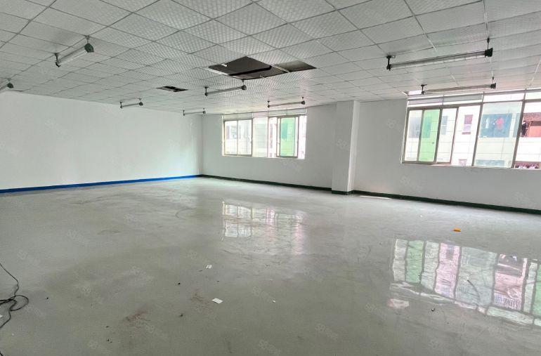 25元福永桥头2000精装修全车间吊顶厂房出租仓库出租可分租